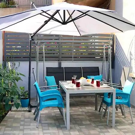 Novoureden Komforni Stan Od 90 M2 S Dvoristem Apartamento Šibenik Exterior foto